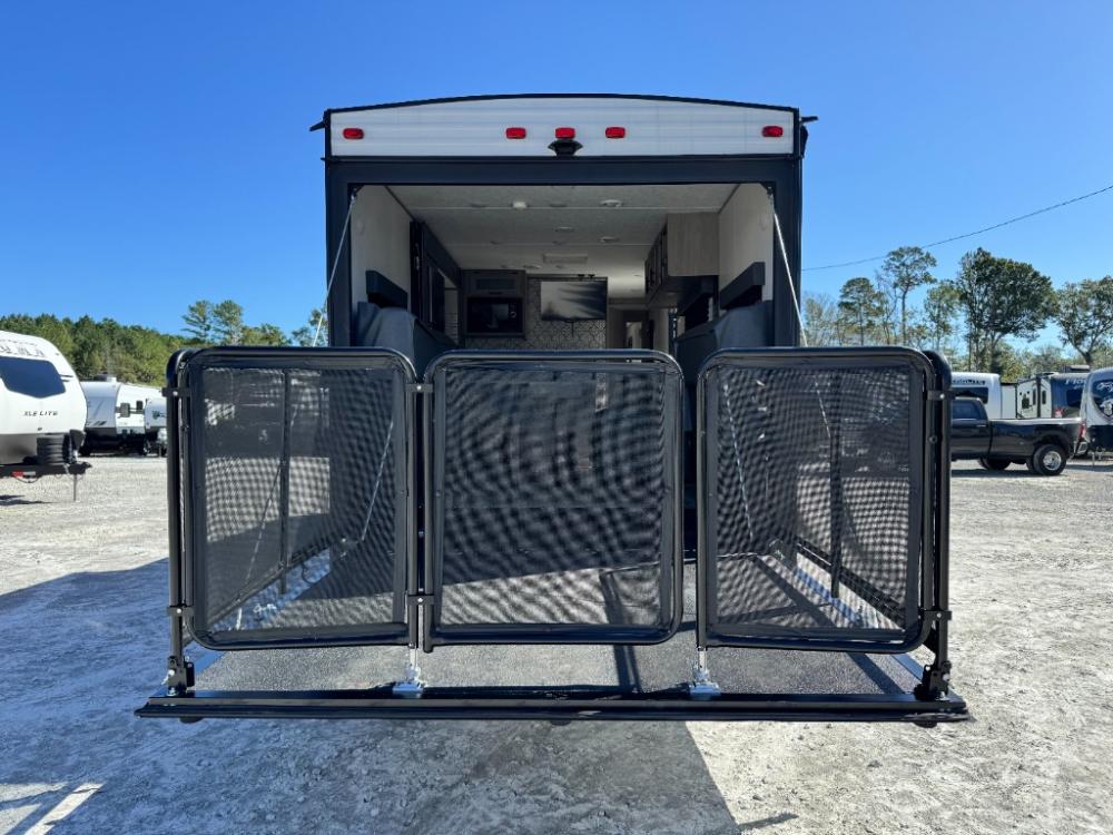 2022 Dutchmen Coleman Lantern Series toy hauler 270TQ