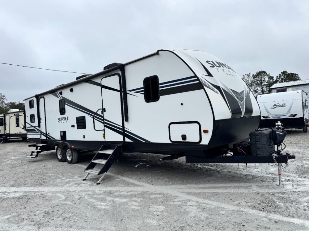 2019 CrossRoads Sunset Trail Super Lite travel trailer SS336BH