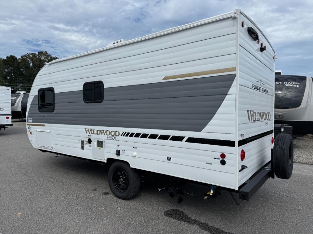 Brand New 2026 Forest River Wildwood FSX Limited Edition Value travel trailer 174DBLE