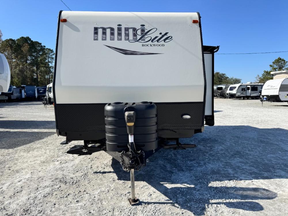 2015 Forest River Rockwood Mini Lite 2109S Travel Trailer