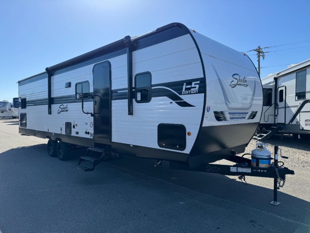 New 2026 Shasta i-5 Edition travel trailer 530BQB