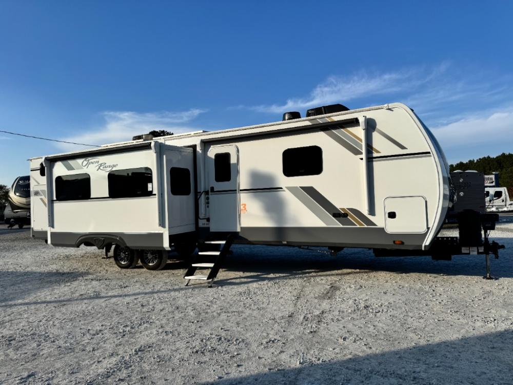 Brand New 2025 Highland Ridge Open Range travel trailer 338BHS