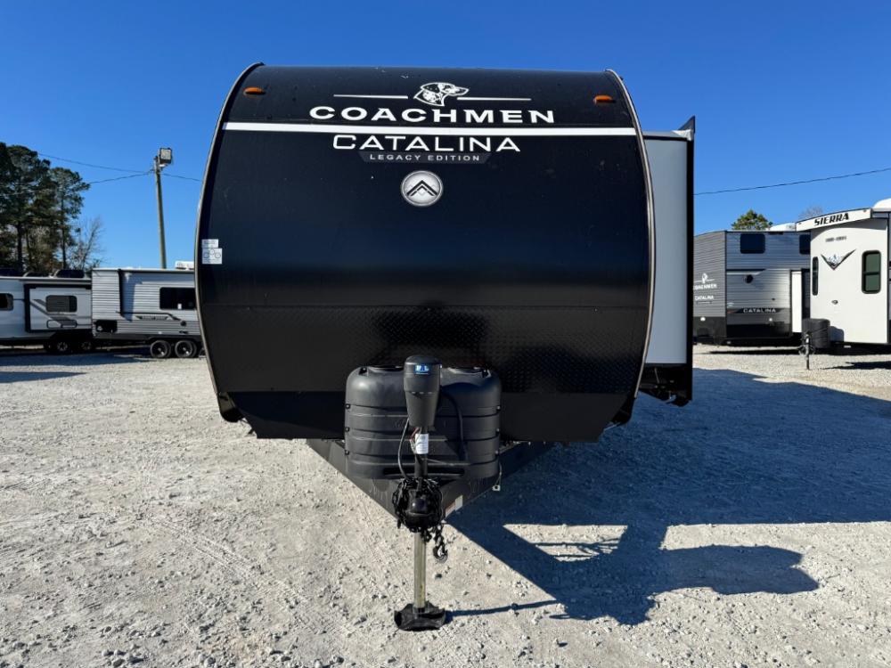 New 2026 Coachmen Catalina Legacy Edition travel trailer 343BHTS2Q