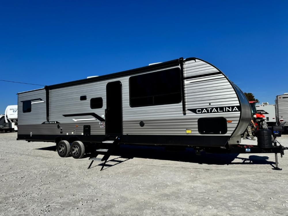 New 2026 Coachmen Catalina Legacy Edition travel trailer 343BHTS2Q