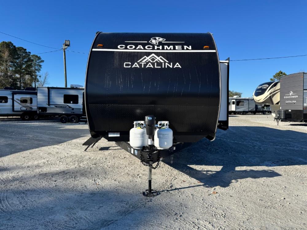New 2026 Coachmen RV Catalina Summit Series 8 travel trailer 261BHS