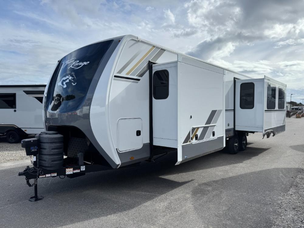 New 2026 Highland Ridge Open Range travel trailer 322RLS