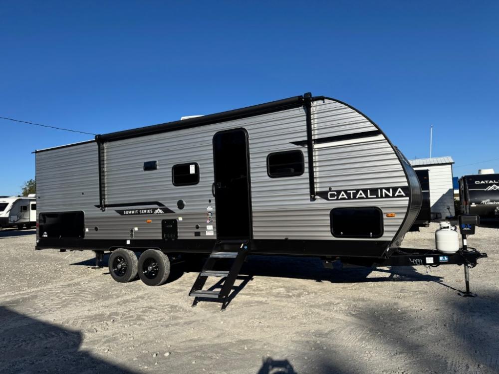 New 2026 Coachmen RV Catalina Summit Series 8 travel trailer 261BHS