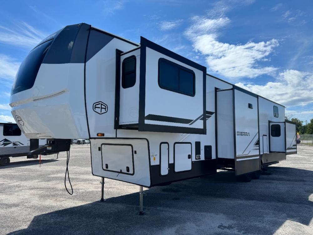 New 2026 Forest River Sierra fifth wheel 3990FL