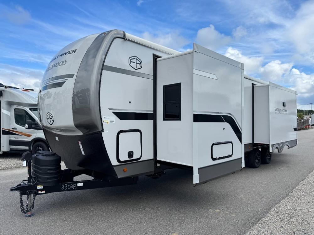 NEW 2026 WILDWOOD HERITAGE GLEN 301FAM