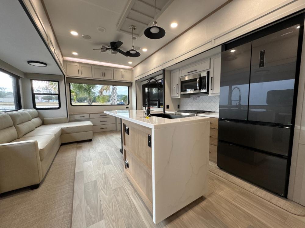 New 2025 Forest River Sierra fifth wheel 3900HBLR