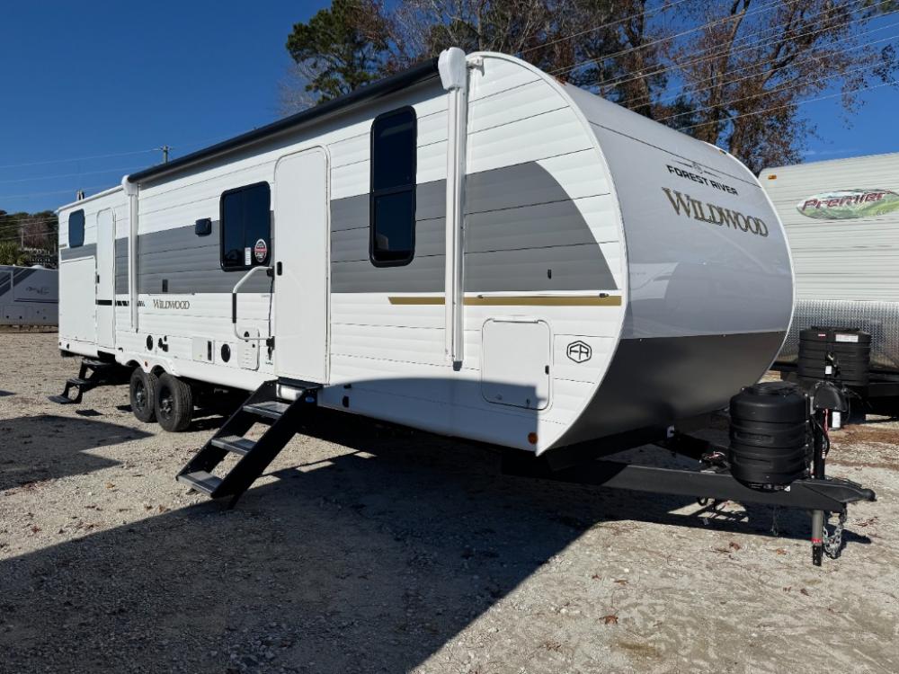 New 2026 Forest River Wildwood travel trailer 32BHDS