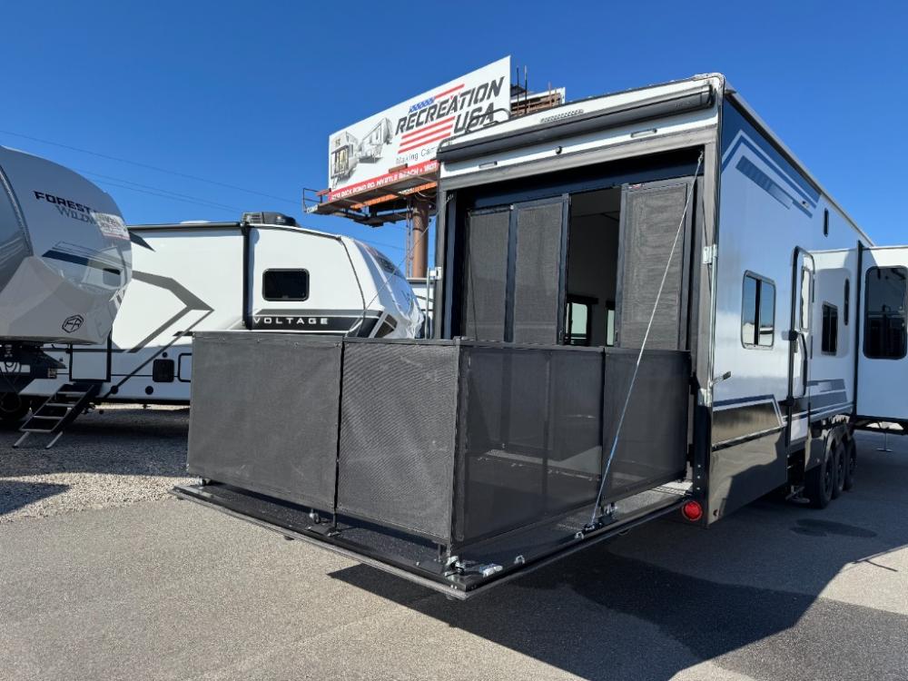 New 2026 Keystone Fuzion Impact Edition toy hauler 418