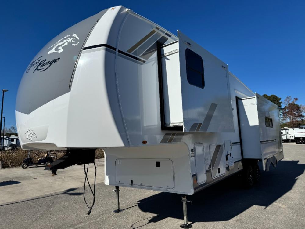 New 2026 Open Range RV Roamer fifth wheel 29RLDS