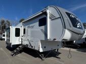 2025 Highland Ridge Roamer Light Duty fifth wheel 304BHS