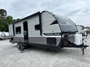 New 2025 Coachmen RV Catalina Summit Series 8 261BH Photo