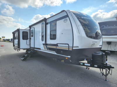 2025 Forest River Vibe travel trailer 2800RL - 50AMP,  2AC'S