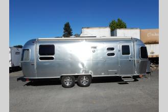 Used 2017 Airstream RV Flying Cloud 25 Photo