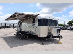 New 2025 Airstream RV Globetrotter 25FB Twin Photo