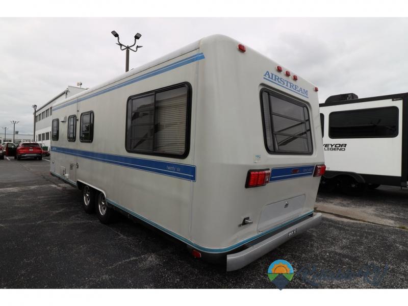 Used 1992 Airstream RV Land Yacht Series M-26 Travel Trailer At ...