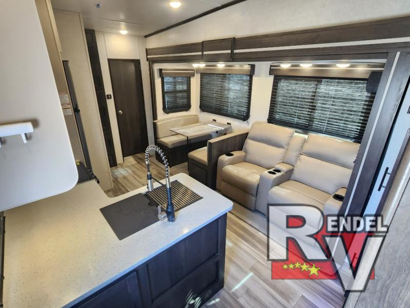 Used 2022 CrossRoads RV Cruiser Aire CR32BH Fifth Wheel at RenDel RV ...