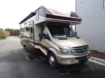 Used 2019 Dynamax isata 3 24FW Photo
