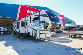 Used 2022 Alliance RV Valor 43V13 Photo