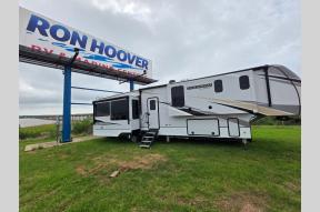 Used 2021 Alliance RV Paradigm 370FB Photo