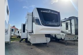 New 2025 Palomino Columbus 388FKH Photo