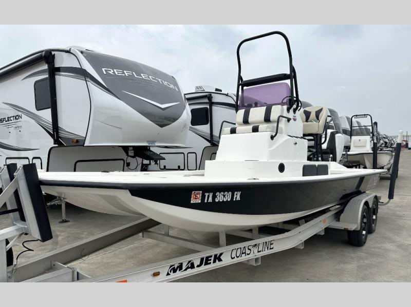 Used 2020 Majek 22 M2 Bay Boat at Ron Hoover RV & Marine Centers ...