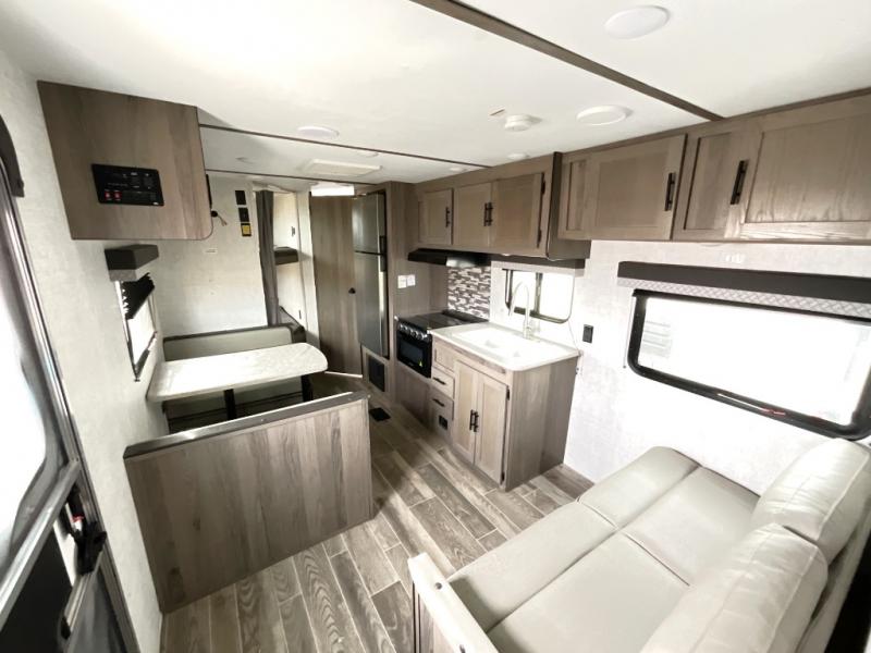 Used 2022 Gulf Stream RV Kingsport Special Edition Series 26BHG Travel ...