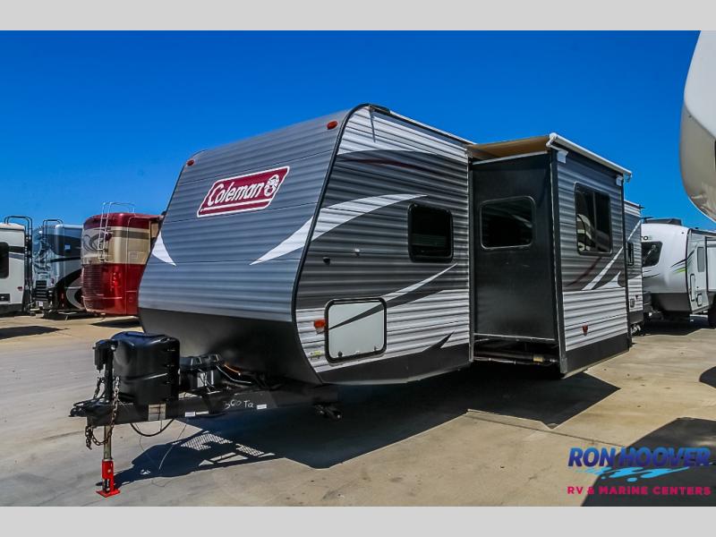 Used 2018 Dutchmen RV Coleman Lantern Series 300TQWE Toy Hauler Travel ...