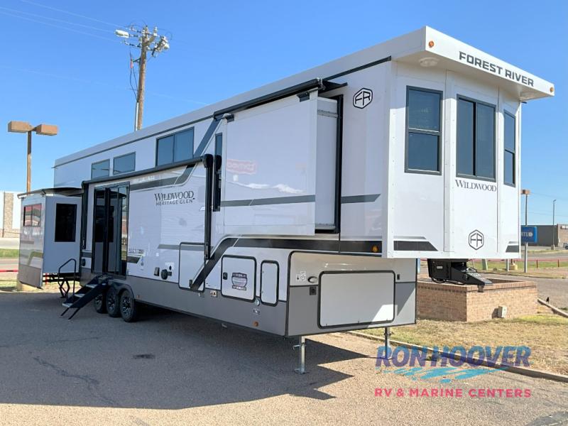 New 2025 Forest River RV Wildwood Heritage Glen ROOST43 Fifth