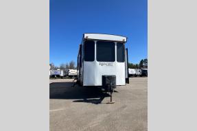 Used 2015 Heartland Resort Limited 42 FDL Photo