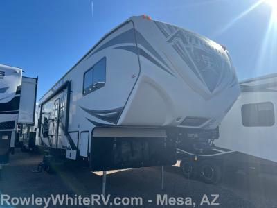 Luxury Fifth Wheel And Toy Haulers For Sale