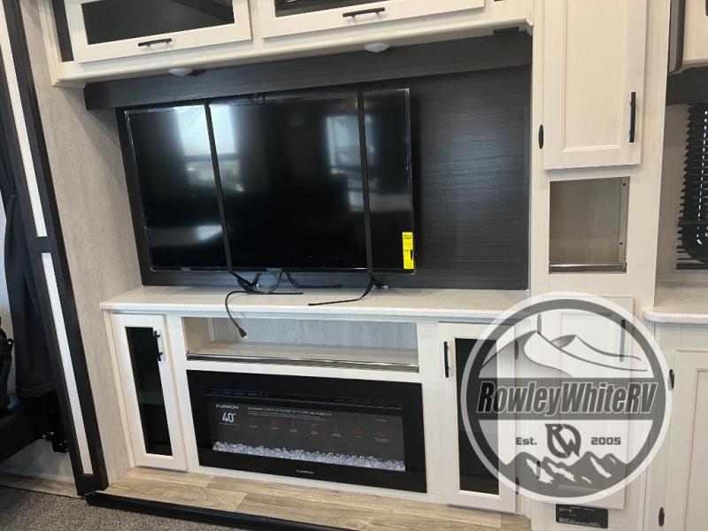 New 2025 Genesis Supreme 3417GSSB Toy Hauler Fifth Wheel at