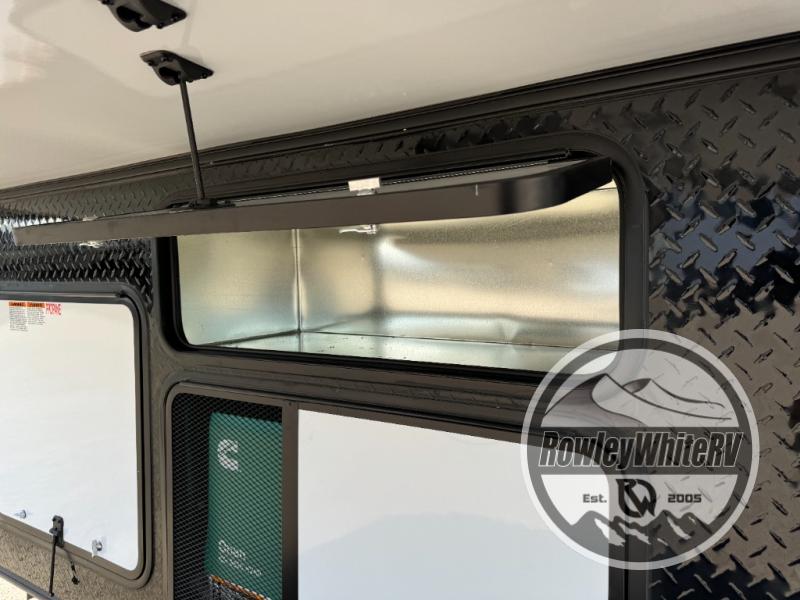 New 2025 Genesis Supreme G335CKG Toy Hauler Fifth Wheel at