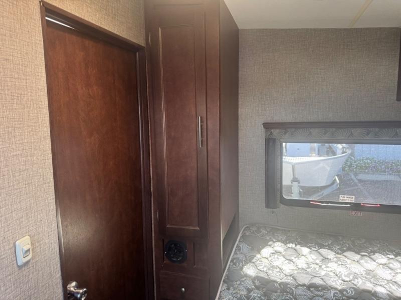 Used 2016 Eclipse Stellar Wide Lite 27DBLG Toy Hauler Travel