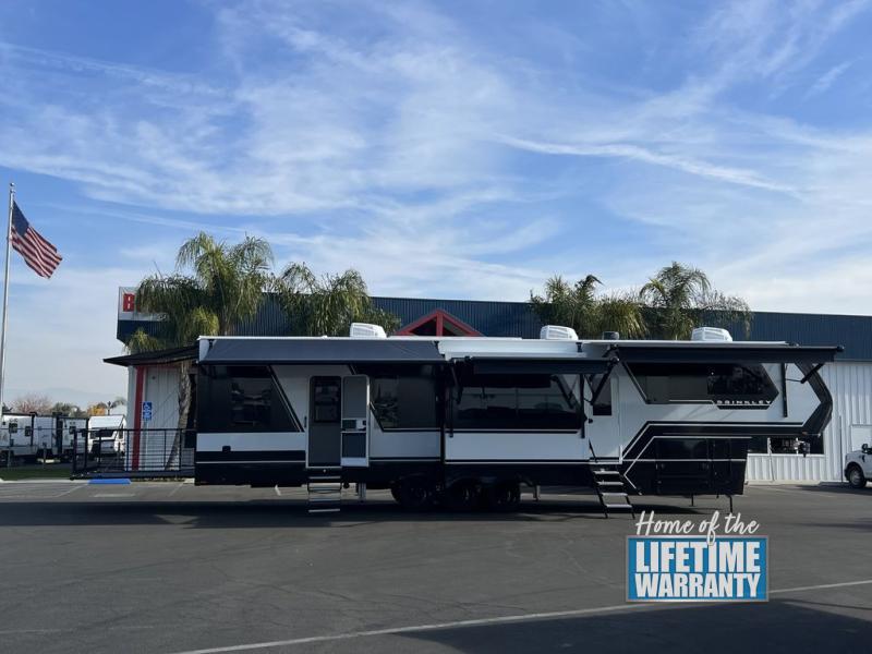 New 2024 Brinkley Model G 4000 Toy Hauler Fifth Wheel at Royal Coach