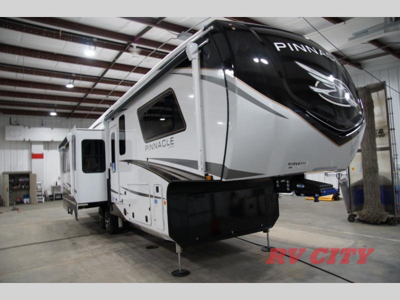 New 2024 Jayco Pinnacle 32RLTS Fifth Wheel at RV City Morinville, AB
