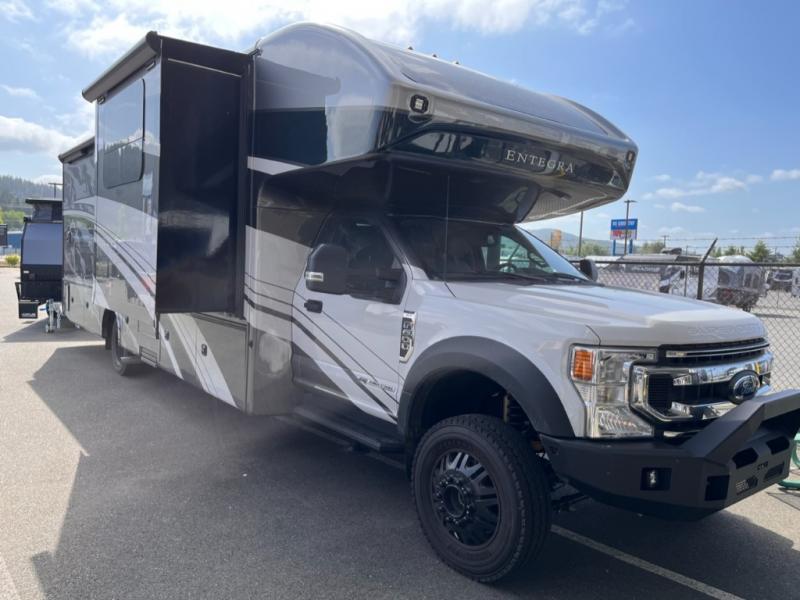 2023 Accolade XT 35L 
