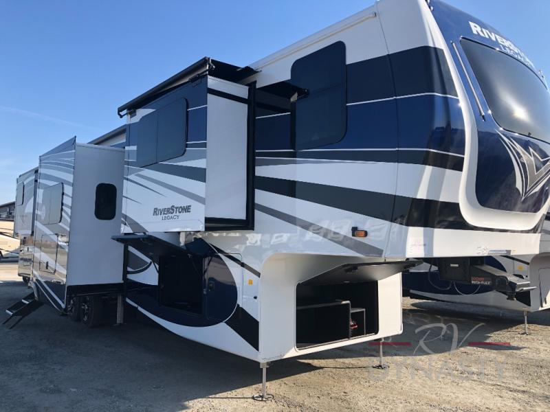 RV RiverStone