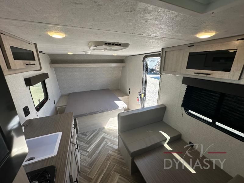 New 2025 CrossRoads RV Zinger Lite ZR18RB Travel Trailer at New 2025 CrossRoads RV Zinger Lite ZR18RB Travel Trailer at