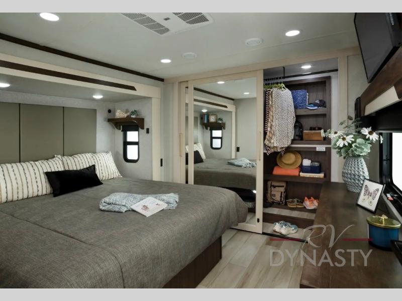 CAMPER　37 2026 Crossroads Zinger Lite Single Axle 18BH Travel Trailer