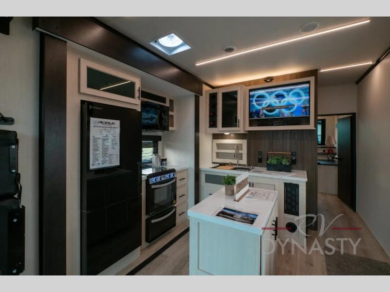 New 2025 Forest River RV Vengeance Rogue Armored 26L140 Toy New 2025 Forest River RV Vengeance Rogue Armored 26L140 Toy