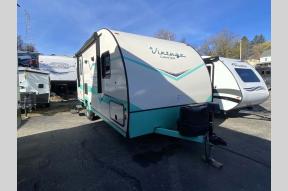 Used 2023 Gulf Stream RV Vintage Cruiser 19ERD Photo