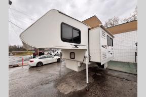 Used 2006 Lance Lance Max 981 Photo