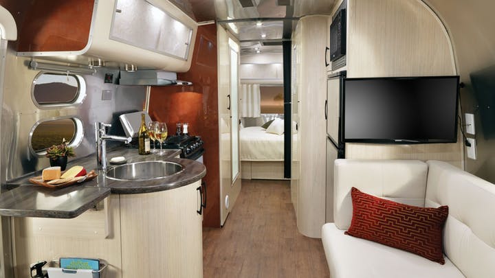 Airstream International Serenity