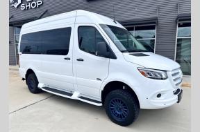 New 2025 Midwest Automotive Designs Luxe Cruiser D4 Photo