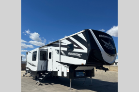 New 2025 Jayco Seismic 399 Photo