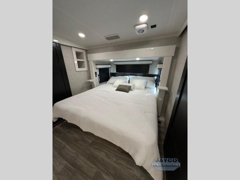 New 2025 Jayco Pinnacle 38FBRK Fifth Wheel at Robert Crist and Company